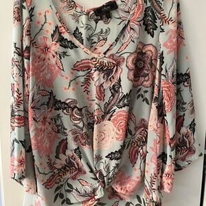 Status by Chenault Floral Blouse